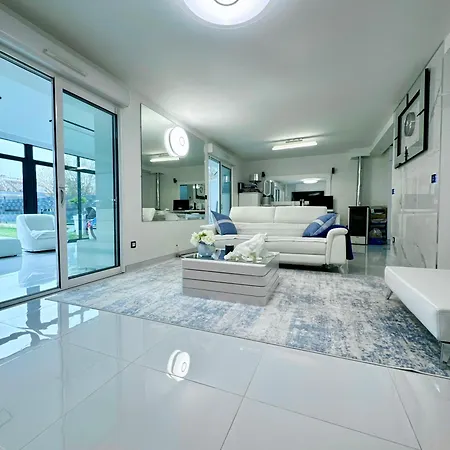 Maison Lumineuse A Torcy * トルシー