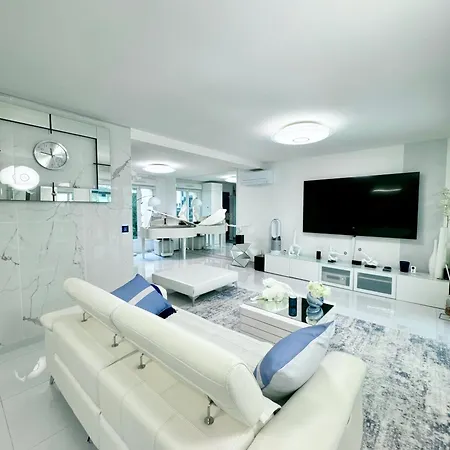 Maison Lumineuse A Torcy ヴィラ トルシー
